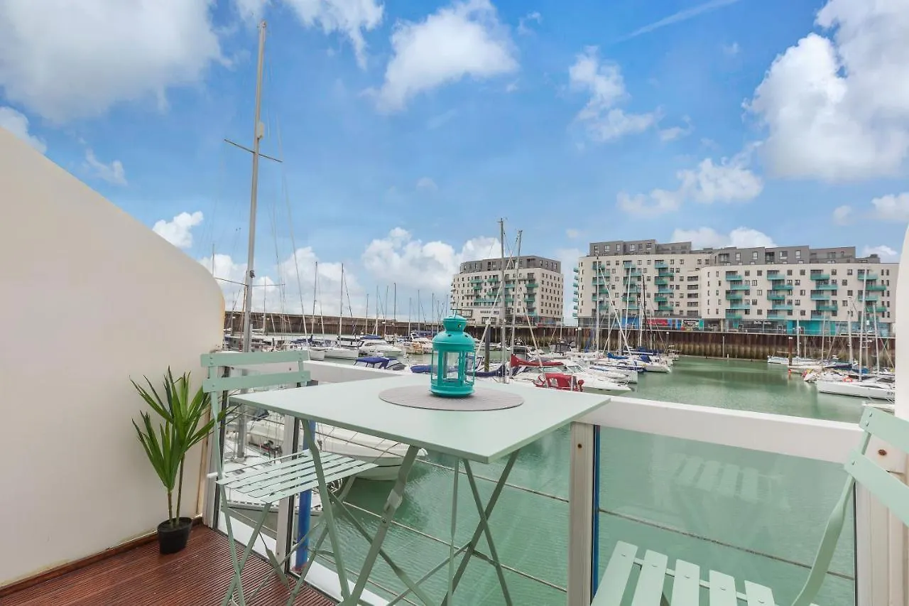 Apartamento On The Water 2 With Free Parking - By My Getaways Brighton