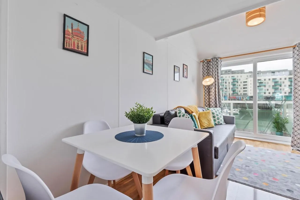 Apartamento On The Water 2 With Free Parking - By My Getaways Brighton