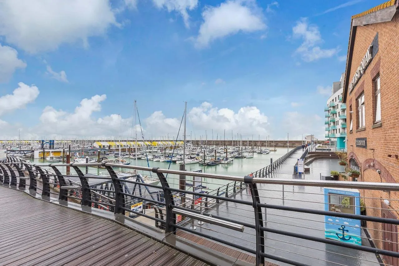 Apartamento On The Water 2 With Free Parking - By My Getaways Brighton
